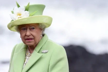 Queen Elizabeth II’s Thoughts on Orange Marches Revealed in State Papers